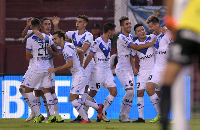 FOTO: Vélez Sarsfield se impuso a Lanús por 2-1