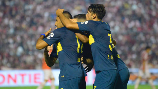 FOTO: Boca goleó a San Martín en Tucumán y lo mandó al descenso