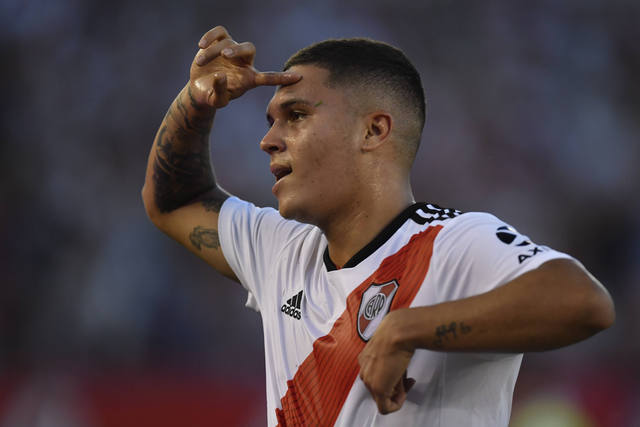 FOTO: El colombiano Quintero abrió el marcador con un golazo.