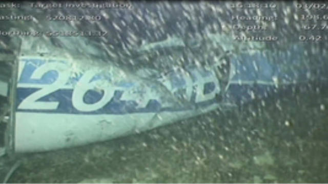 FOTO: El avión está a 63 metros de profundidad.