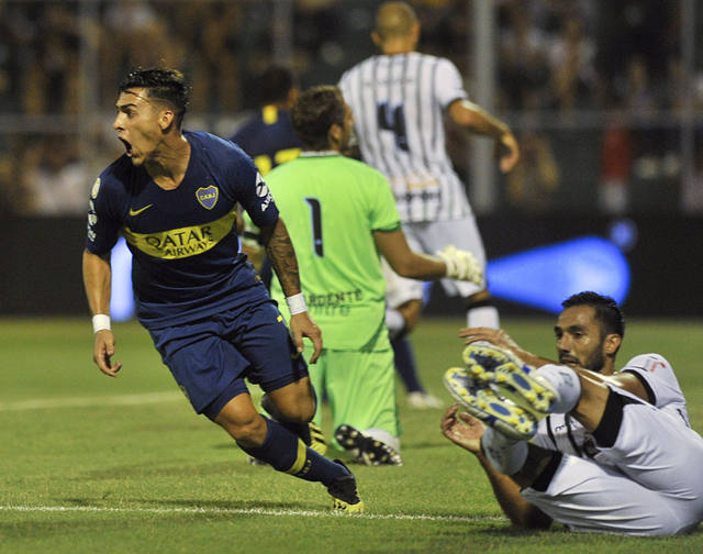 FOTO: Pavón abrió el camino de la victoria para Boca.