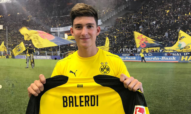FOTO: Tras desembolsar una fortuna, el Dortmund presentó a Balerdi