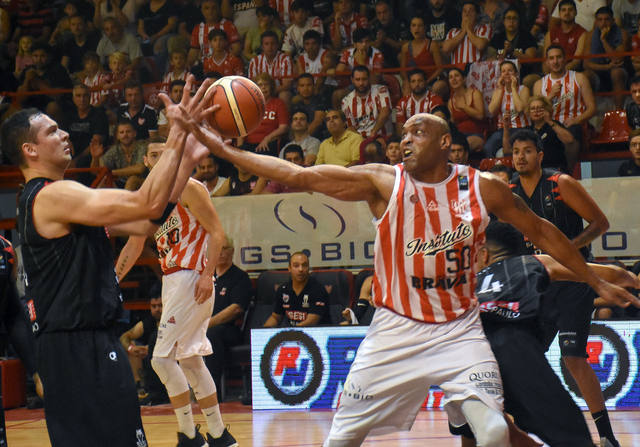 Instituto estuvo cerca, pero no pudo con Franca en la final