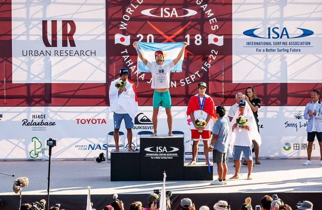 FOTO: Un argentino se coronó campeón mundial de surf