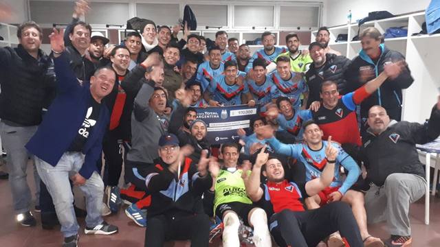 Brown de Adrogué dio el batacazo y eliminó a Independiente