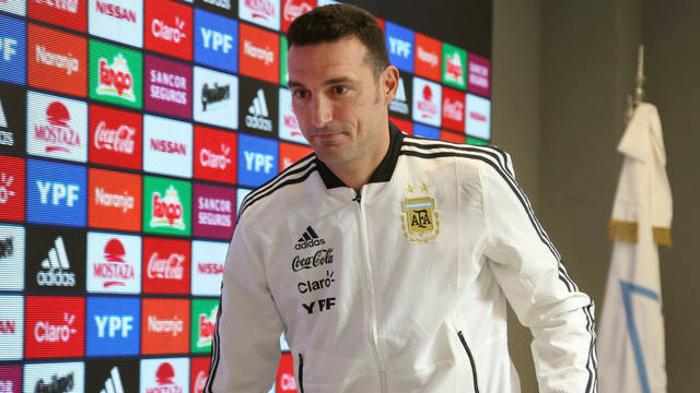 FOTO: Scaloni habló de la ausencia de Messi en la lista de citados