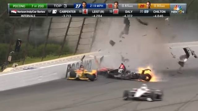 FOTO: Impactante accidente a 320 Km/h en una carrera del Indy Car