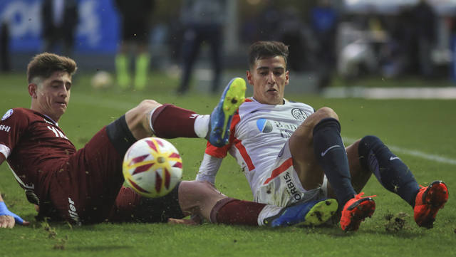 FOTO: San Lorenzo y Lanús quedaron a mano en un duelo intenso.