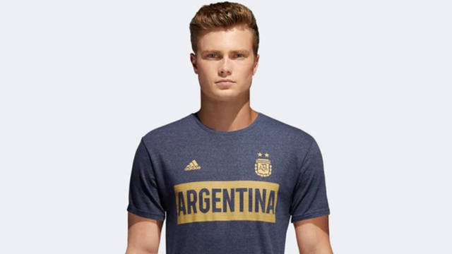 FOTO: La nueva camiseta de la Selección, azul y oro