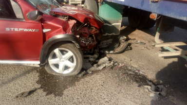 AUDIO: Un automovilista murió tras chocar con un camión