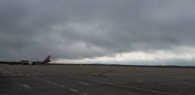 FOTO: Volvió a operar el aeropuerto de Córdoba tras la niebla