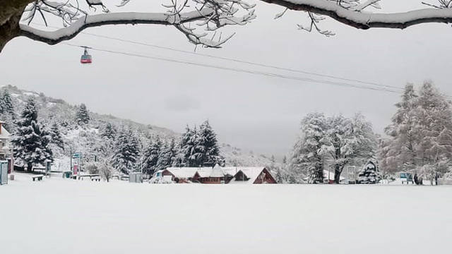 FOTO: Bariloche se vistió de blanco con la primera nevada del año