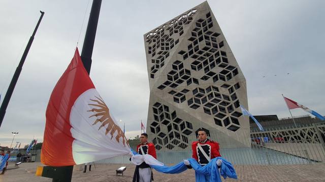 Córdoba celebró el 25 de Mayo con un desfile cívico-militar