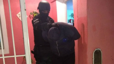 Los agentes secuestraron la moto en que repartía las drogas