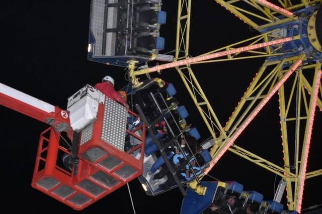 Las fotos y videos del rescate en el parque de diversiones