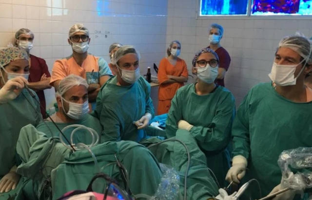 Inédita extirpación de un tumor en un hospital público