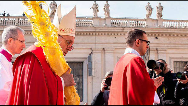 FOTO: Una multitud en la misa del Domingo de Ramos en el Vaticano