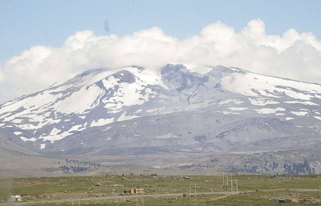 El Volcán Copahue, en alerta amarilla por actividad sísmica
