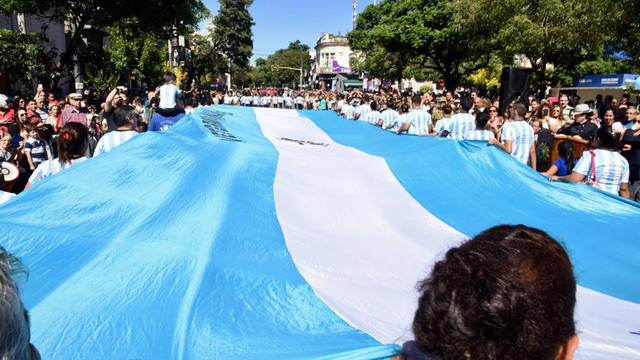 Con distintos actos en Córdoba, homenajearon a los héroes
