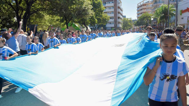FOTO: Con distintos actos en Córdoba, homenajearon a los héroes