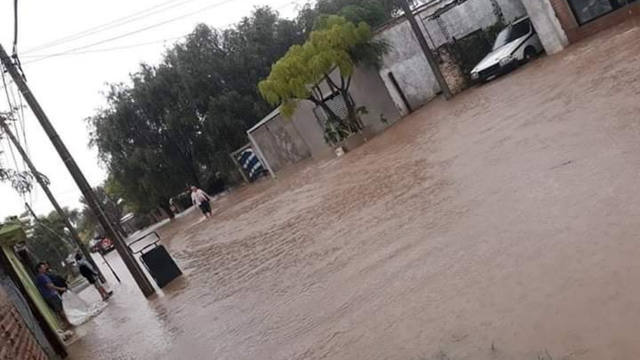 FOTO: Diluvio en Río Tercero: 200 mm de agua y más de 25 evacuados