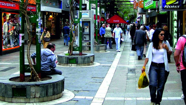 Será parcial la atención en comercios el martes próximo