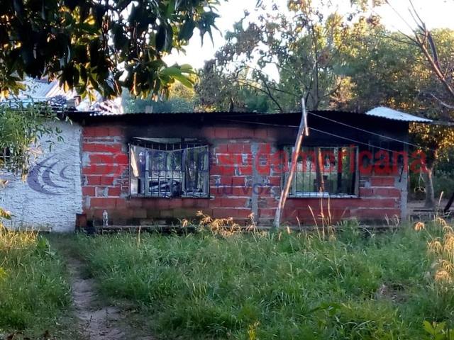 Una mujer y sus cinco hijos murieron al incendiarse su casa