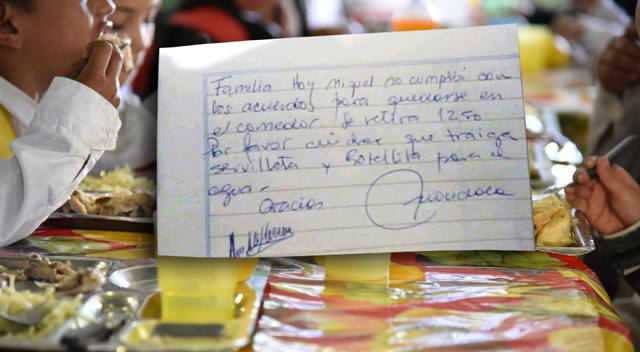 Alumnos se quedaron sin almuerzo por no llevar servilletas
