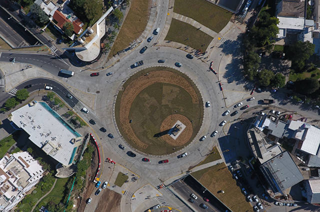 Habilitan circulación en la nueva rotonda de la Mujer Urbana