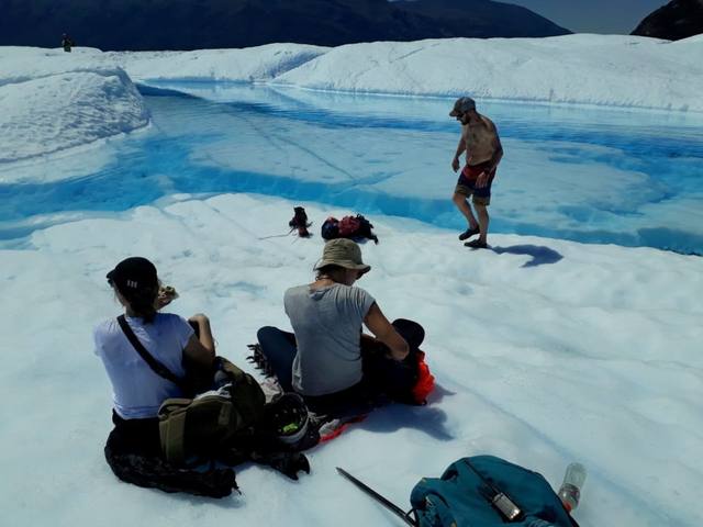 FOTO: Se refrescaron en el Perito Moreno por la ola de calor