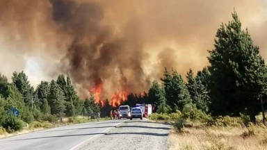 AUDIO: Combaten dos incendios forestales en Chubut