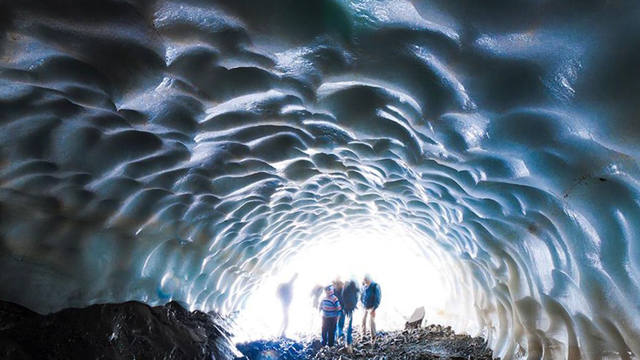 FOTO: Increíbles túneles de hielo en Esquel