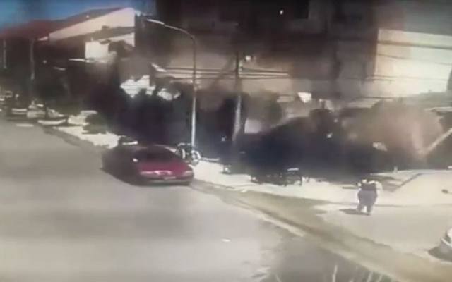 FOTO: Impactante video del derrumbe que mató a una madre y su hija