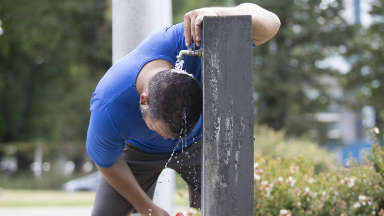 Una intensa ola de calor azota el centro y norte del país.