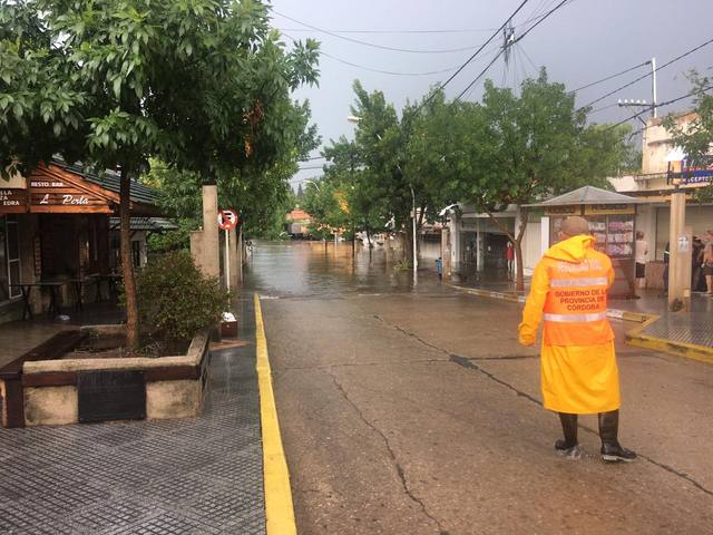 FOTO: Las calles de Mina Clavero cortadas por la lluvia