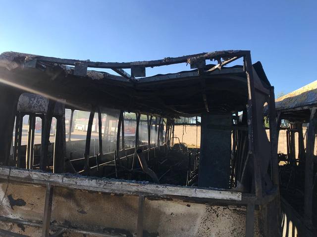FOTO: Incendio intencional quemó cuatro ómnibus de Ersa en Córdoba