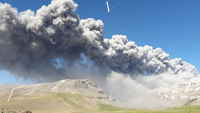 FOTO: Alerta en Mendoza por intensa actividad del volcán Peteroa