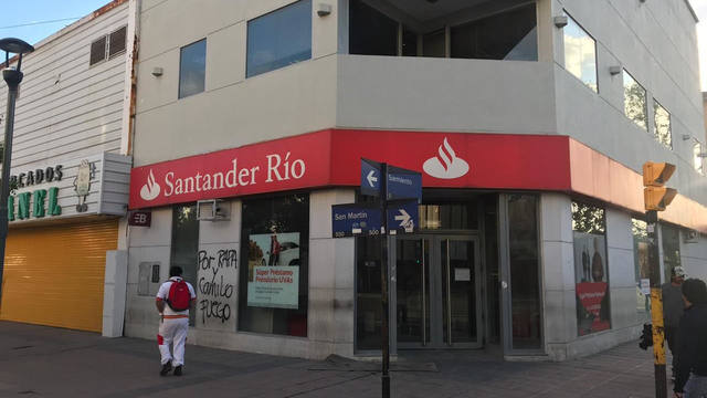 Vinculan a la protesta mapuche el atentado a un banco