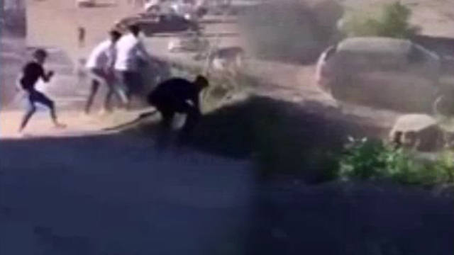 FOTO: Apedrean un auto a la salida de un boliche en La Calera