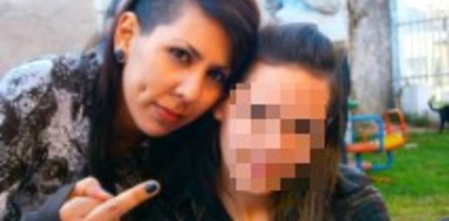 Quién es la mujer que puso el explosivo en el cementerio