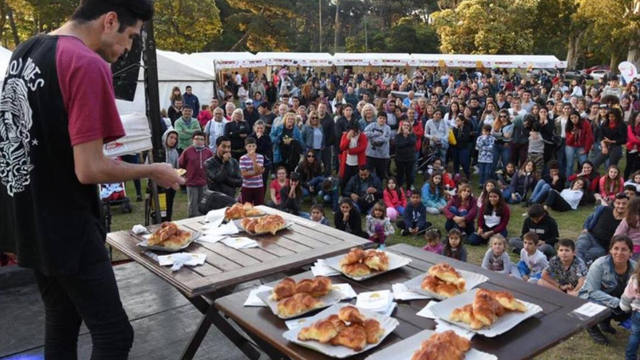 Un ex campeón de boxeo murió en un concurso de medialunas