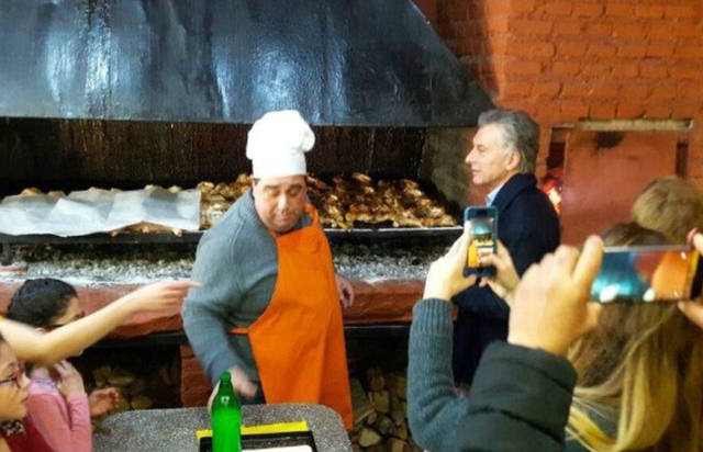 El pollero visitado por Macri le pidió 