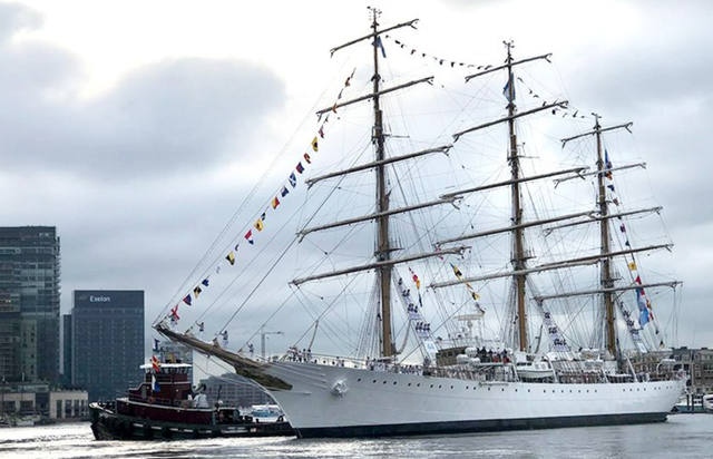 Investigan a dos tenientes de la Fragata Libertad por abuso