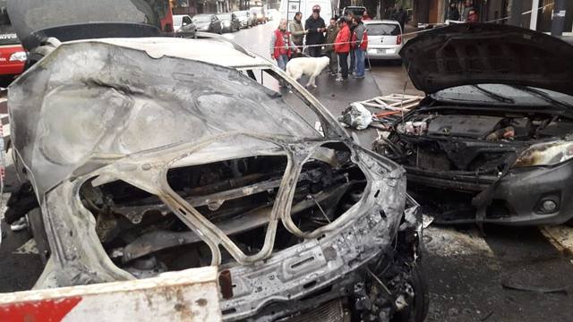 Terrible choque, incendio y fuga dejó tres heridos en Flores