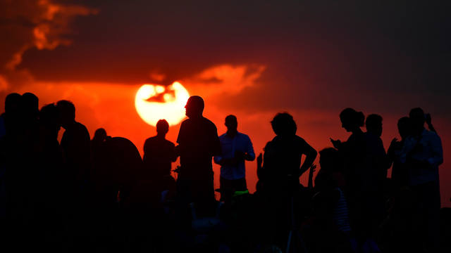 Las increíbles postales que dejó el eclipse total de Luna