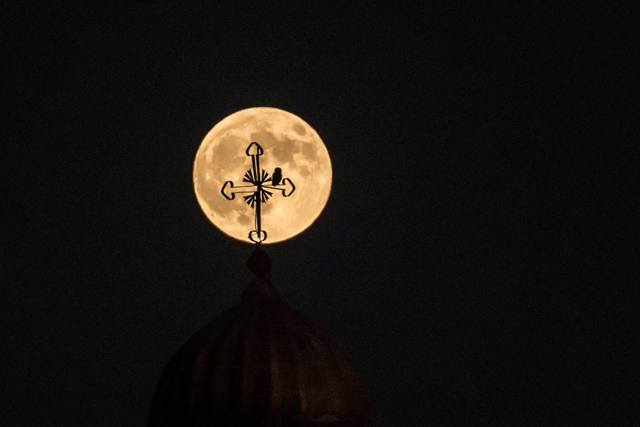 Las increíbles postales que dejó el eclipse total de Luna