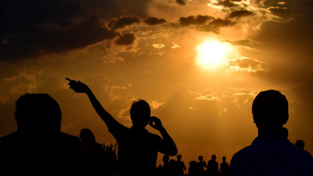 Las increíbles postales que dejó el eclipse total de Luna