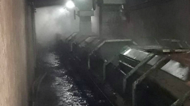 Combaten las llamas en una planta de maní en Alejandro Roca