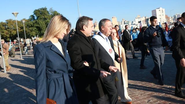 Más de 45 mil personas en el desfile patrio de Córdoba