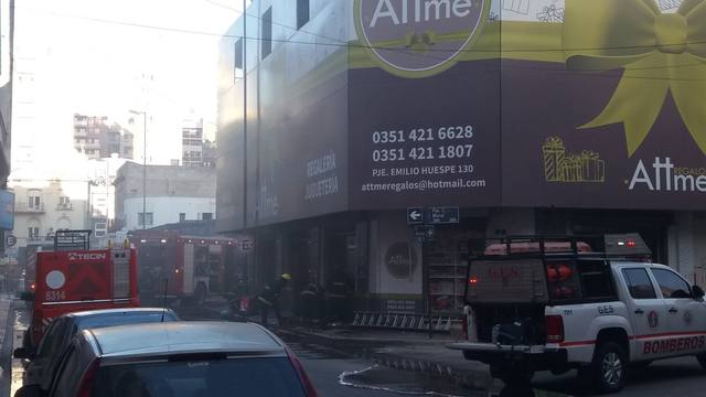 Se registró un incendio en pleno centro de Córdoba
